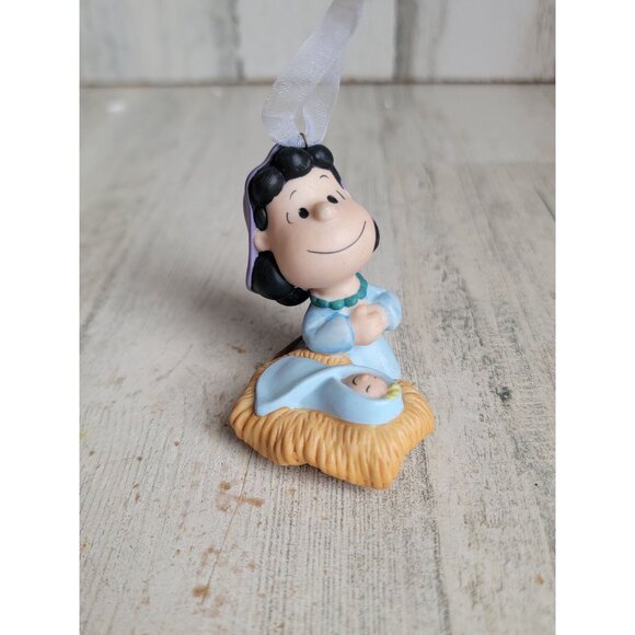 Hallmark pageant Lucy nativity scene a baby Jesus ornament Xmas - Picture 2 of 5